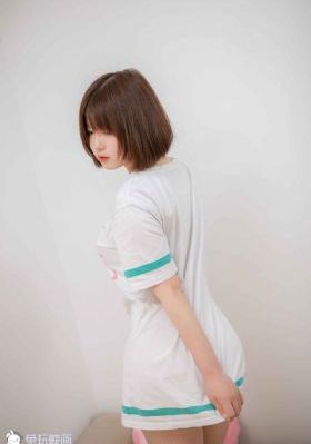 我和邻居夫妇玩3p